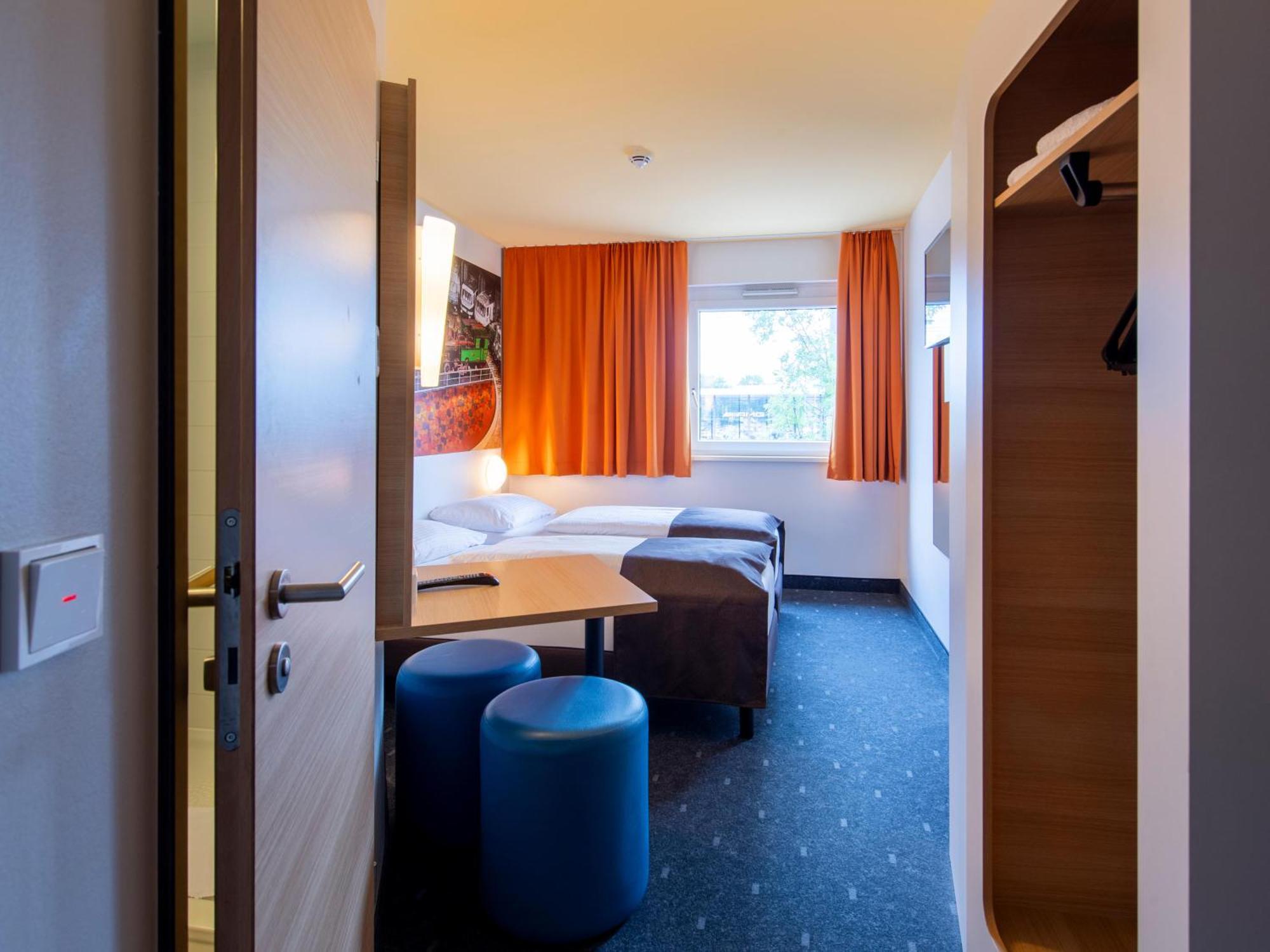 B&B Hotel Augsburg-Sued Bagian luar foto