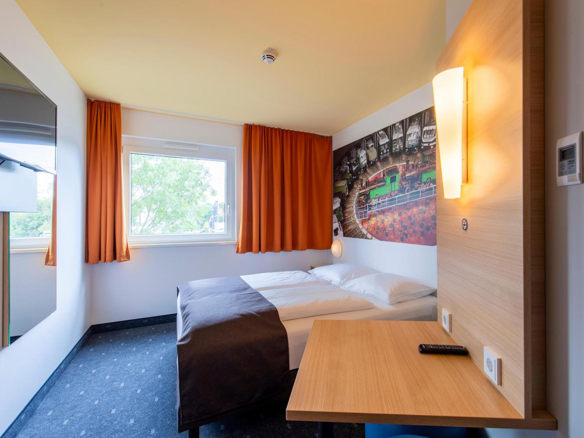 B&B Hotel Augsburg-Sued Bagian luar foto