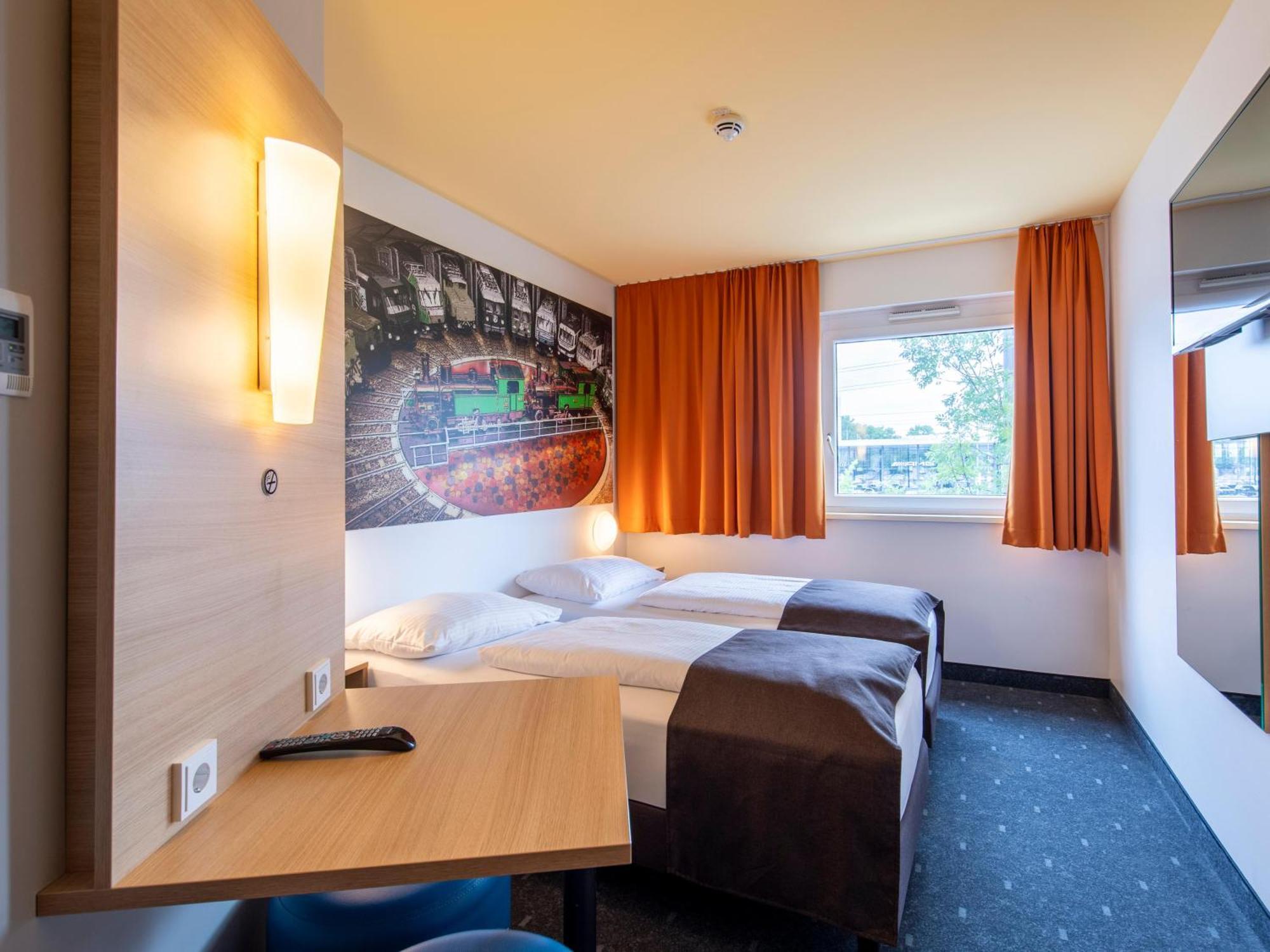B&B Hotel Augsburg-Sued Bagian luar foto